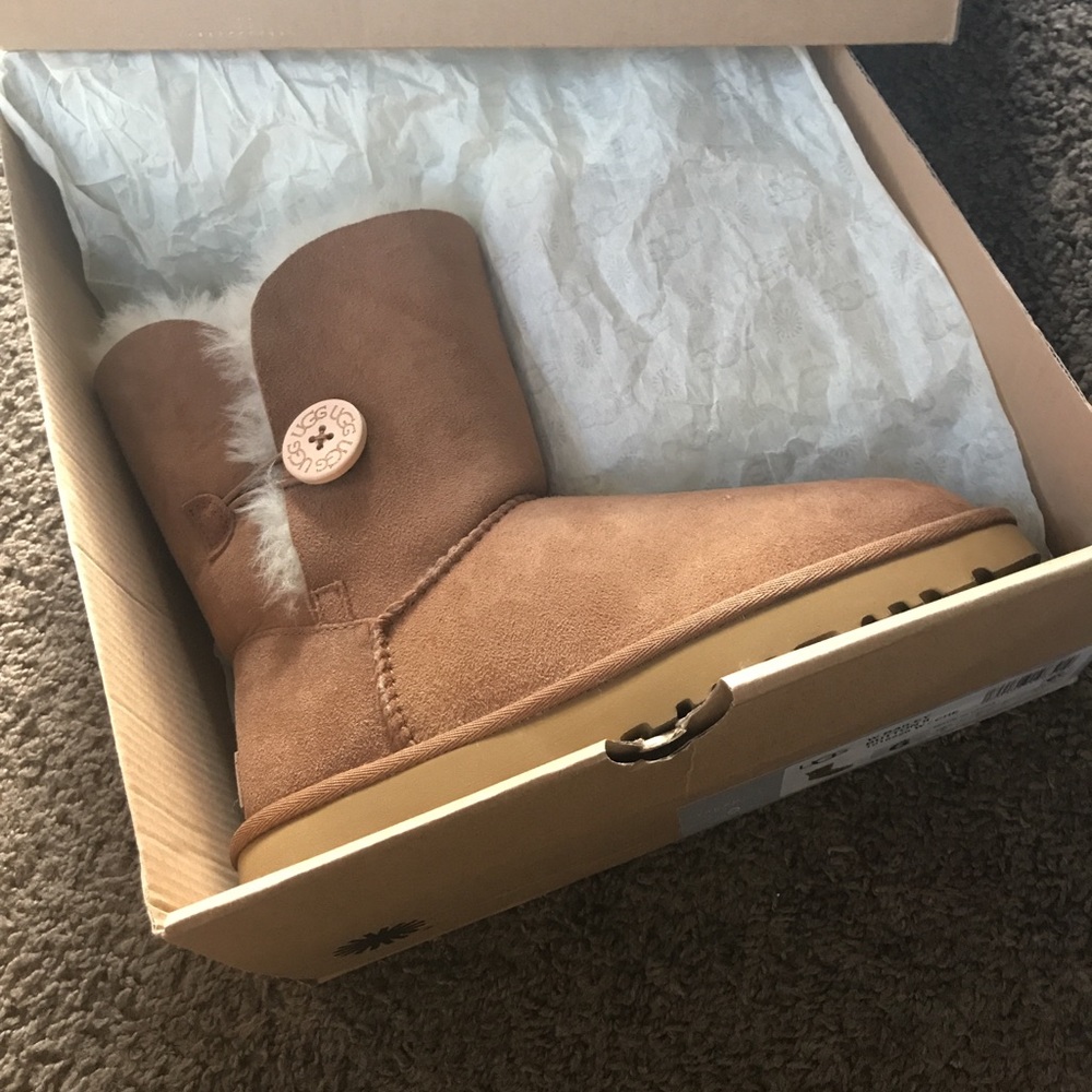 CLASSIC II UGG BOOTS